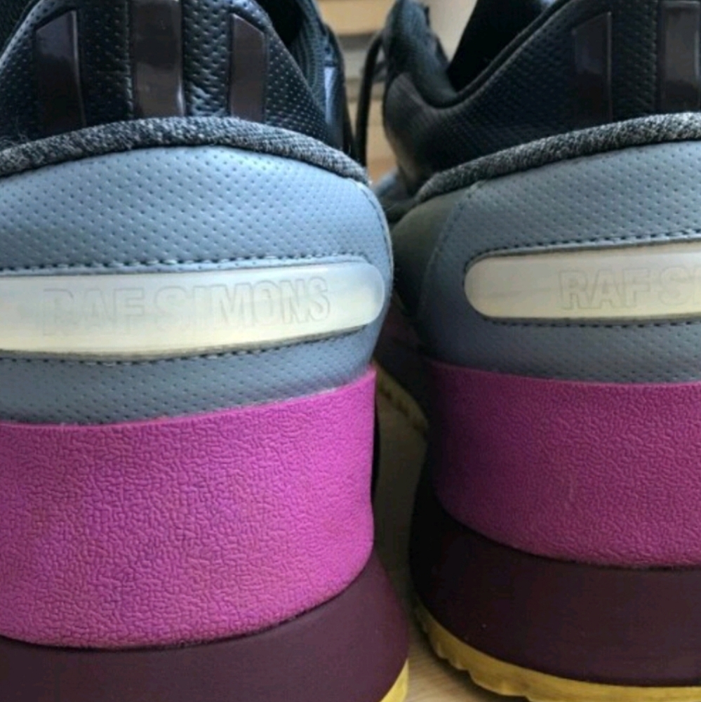 Shoes. - Picture 6 of 8